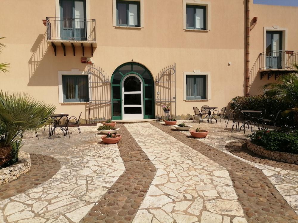 Baglio Dello Zingaro Hotell Scopello  Exteriör bild